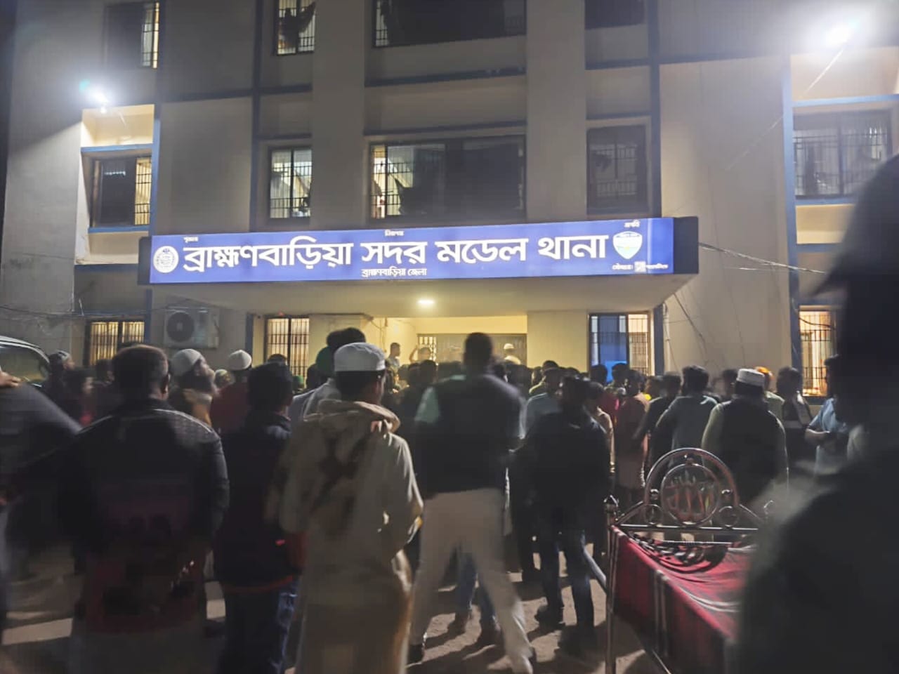 ছাত্রদল নেতা সাদ্দামের লাশ নিয়ে থানা ঘেরাও